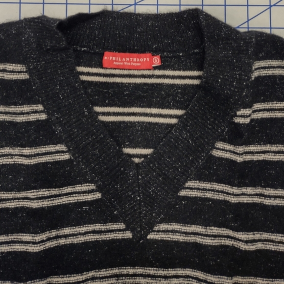 n:PHILANTHROPY V-Neck Sweater S Black/Cream - Picture 3 of 3